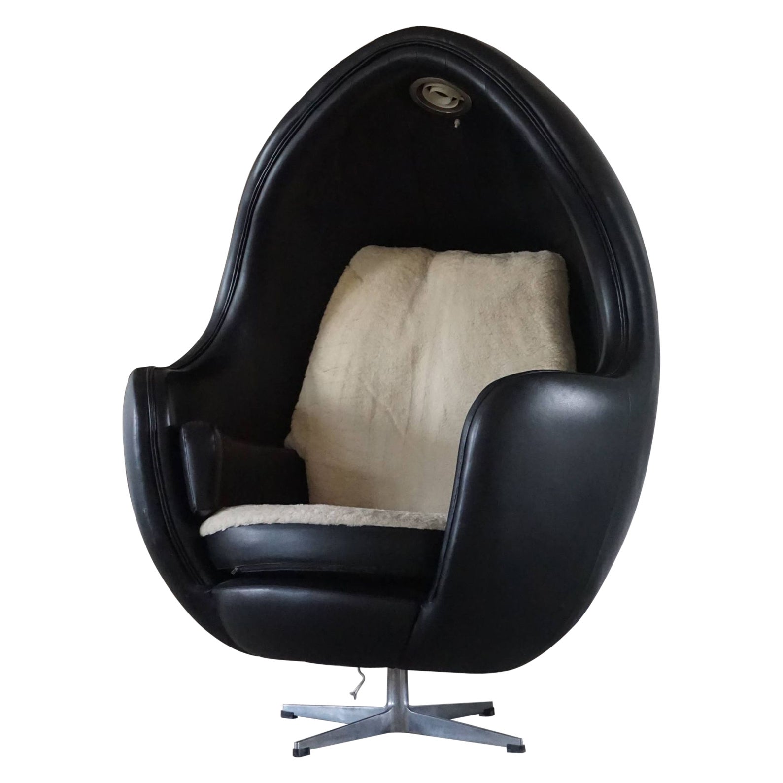 Funky European Space Chair in Leather and Lambwool, Shaped like an Egg, 1980s