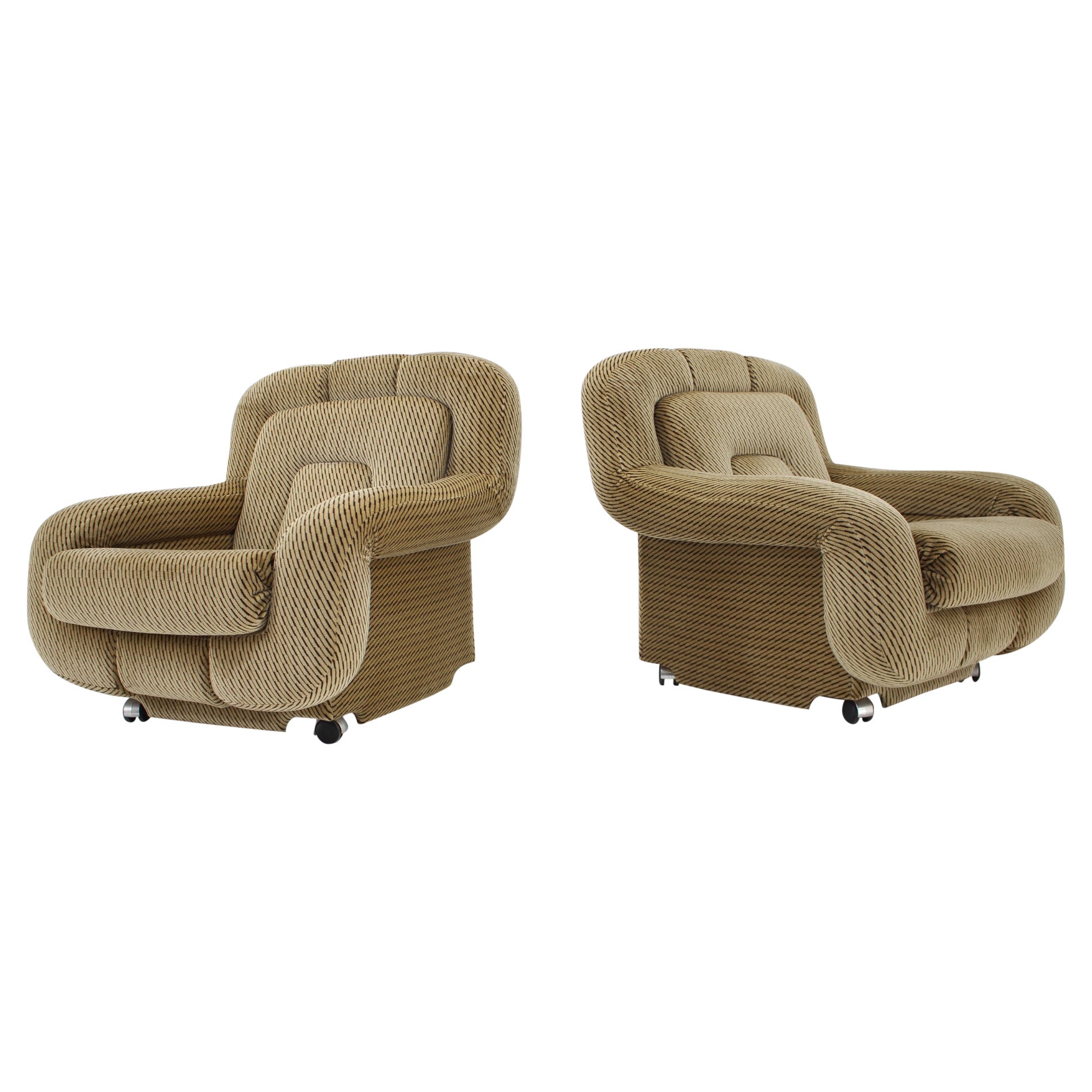 Pair of Rare Mid Century Lounge Armchairs, Italy, 1970s