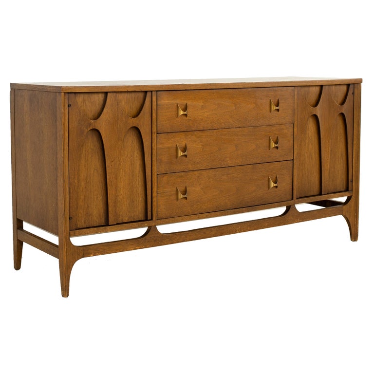 Broyhill Brasilia Mid Century Sideboard Buffet Credenza at 1stDibs