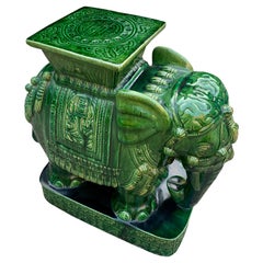 Table ou tabouret de jardin en terre cuite verte de style asiatique en forme d'éléphant