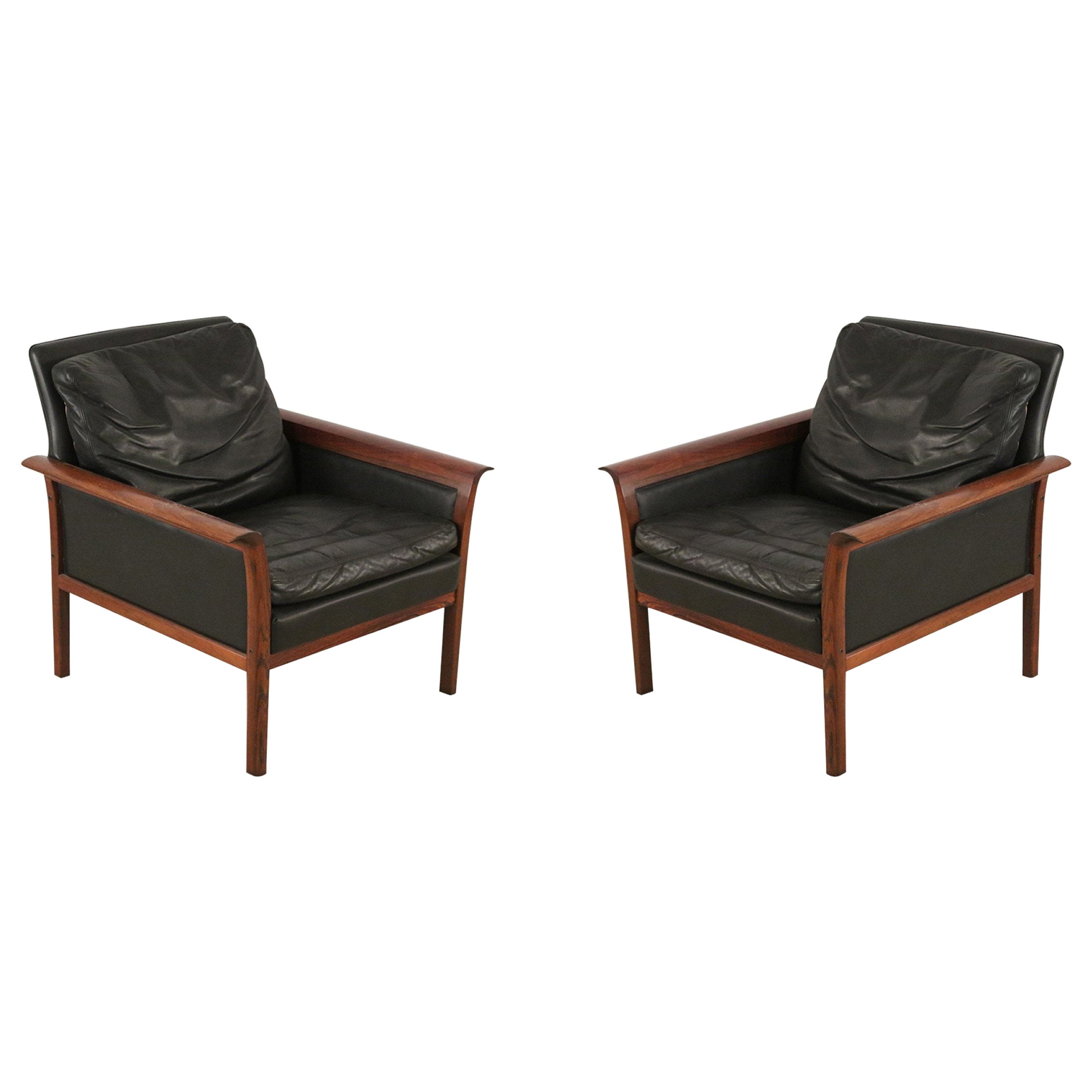 Pair of Knut Saeter for Vatner Mobler Mid-Century Norwegian Leather and Rosewood For Sale