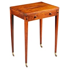 Table à écrire en bois de rose du XIXe siècle