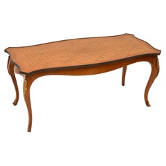 Ancienne table basse française en parqueterie incrustée