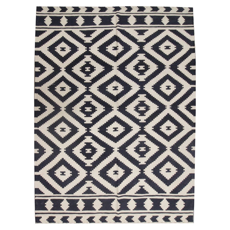 Modern Kilim Rugs Abstract Geometric Aztec Kilim Wool White Black Rug For  Sale at 1stDibs