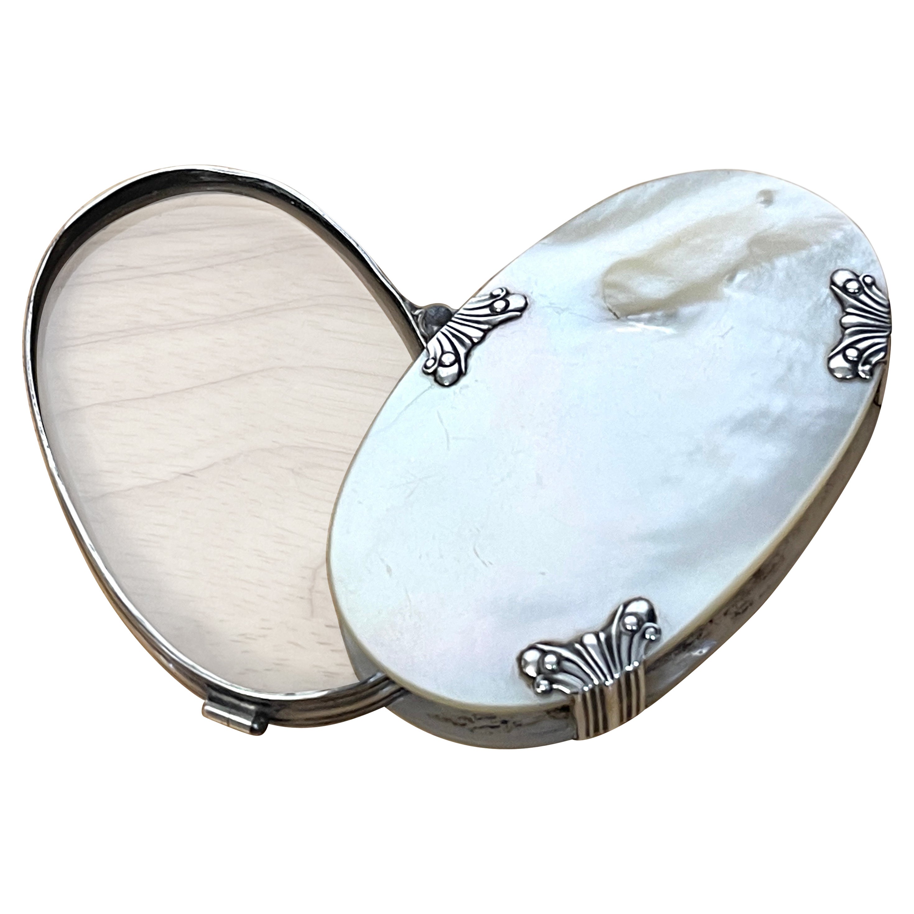 19th C Continental Oval Silver Mounted Mother of Pearl Magnifying Glass