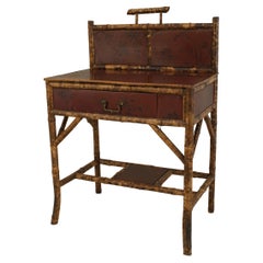 Bureau de style English Regency du 19ème siècle en laque rouge bambou