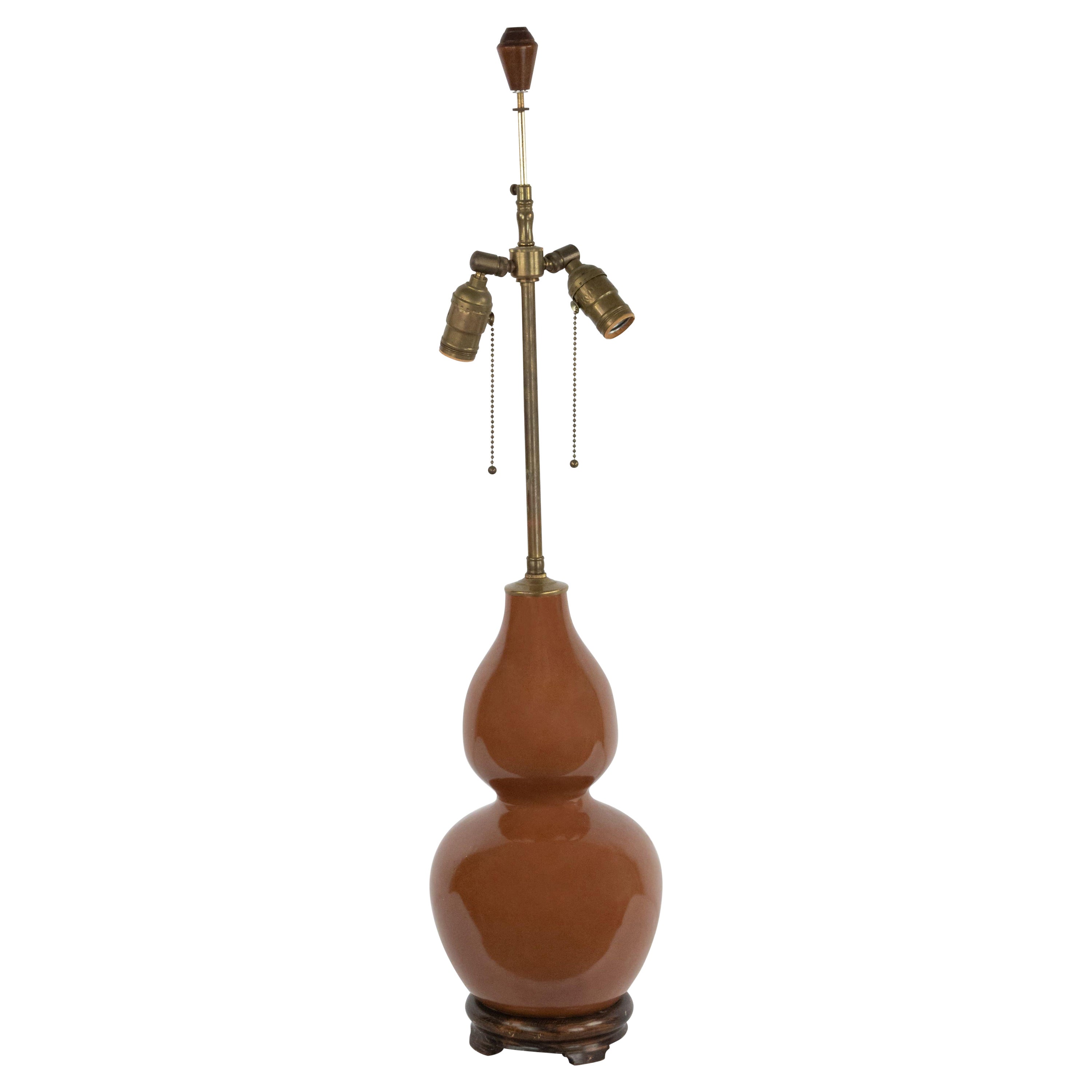 Amerikanische Tischlampe aus braunem Porzellan aus der Mitte des Jahrhunderts