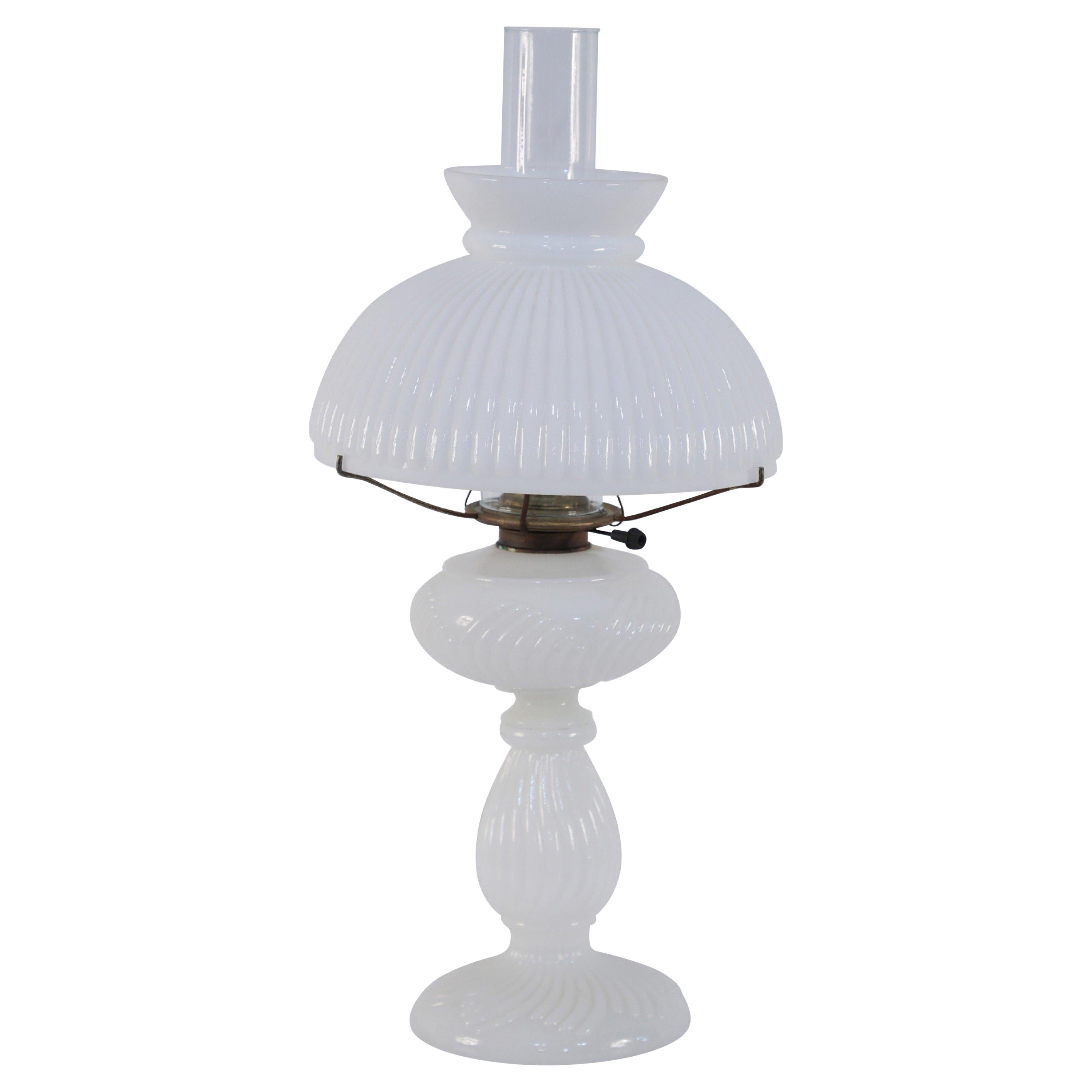 American Victorian Ribbed Milk Glass Table Lamp