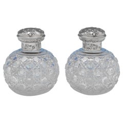 Pareja de frascos de perfume eduardianos antiguos de plata de ley, William Comyns, 1903