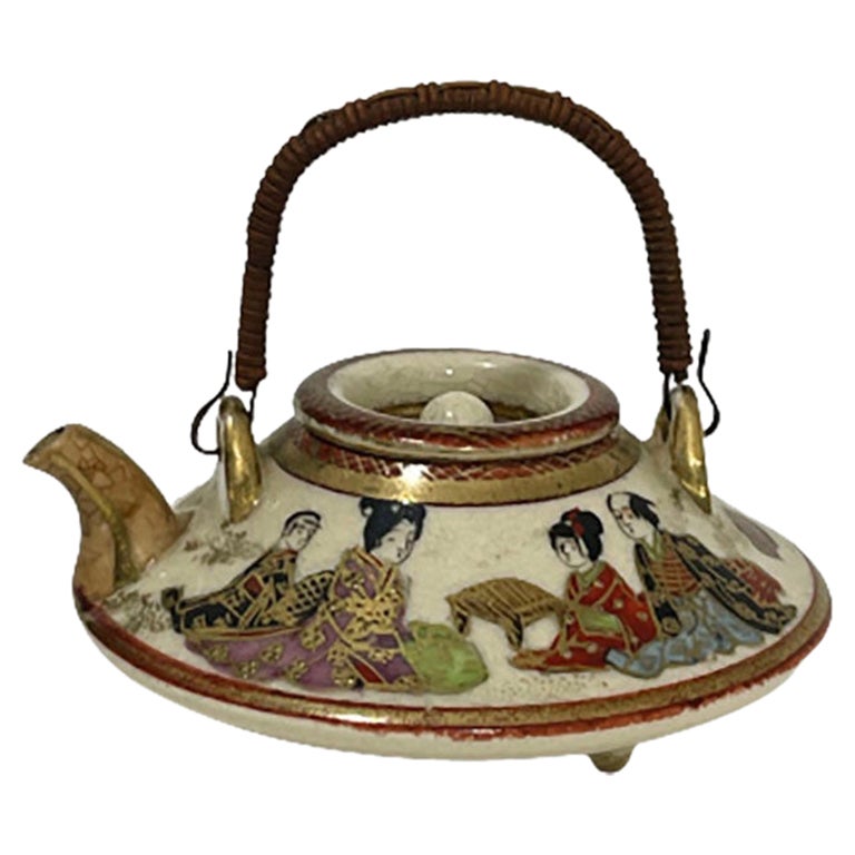 Japanese Satsuma Miniature Tripod Teapot and Cover, Meiji Period For Sale