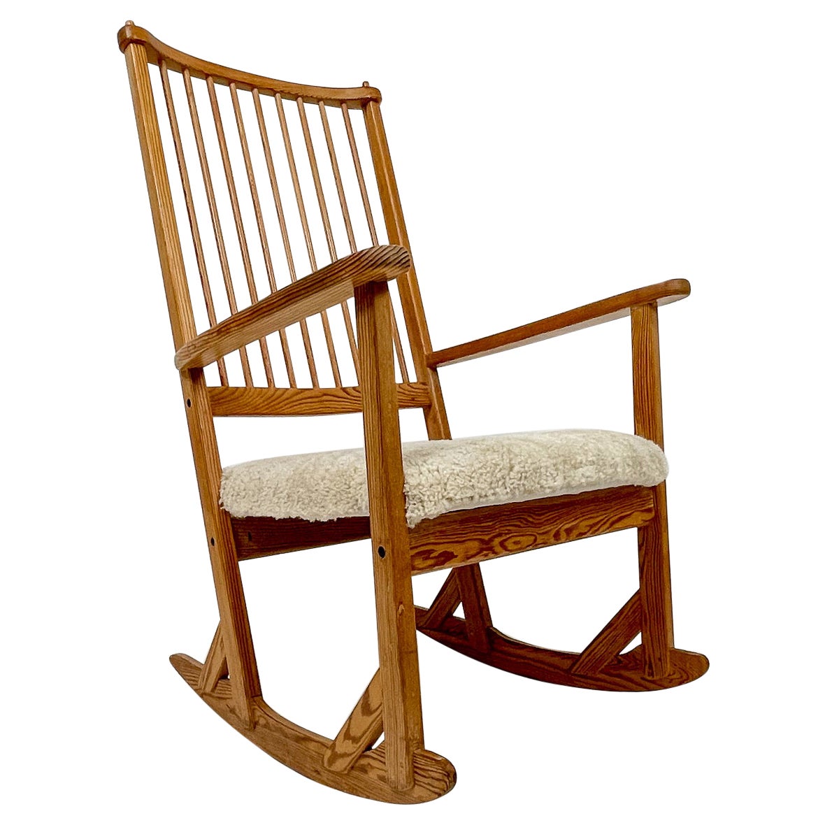 Rocking Chair aus Kiefer und Schafsfell Yngve Ekstrm Schweden, Mitte des Jahrhunderts