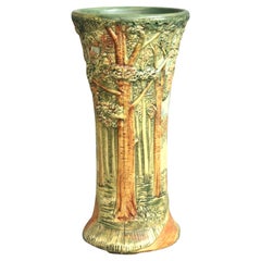 Vase ancien en poterie d'art Weller In-Relief Forest:: c1930