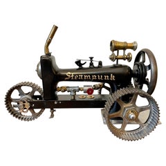 Skurrile handgefertigte „Steampunk“-Strickmaschinen-Traktor-Skulptur