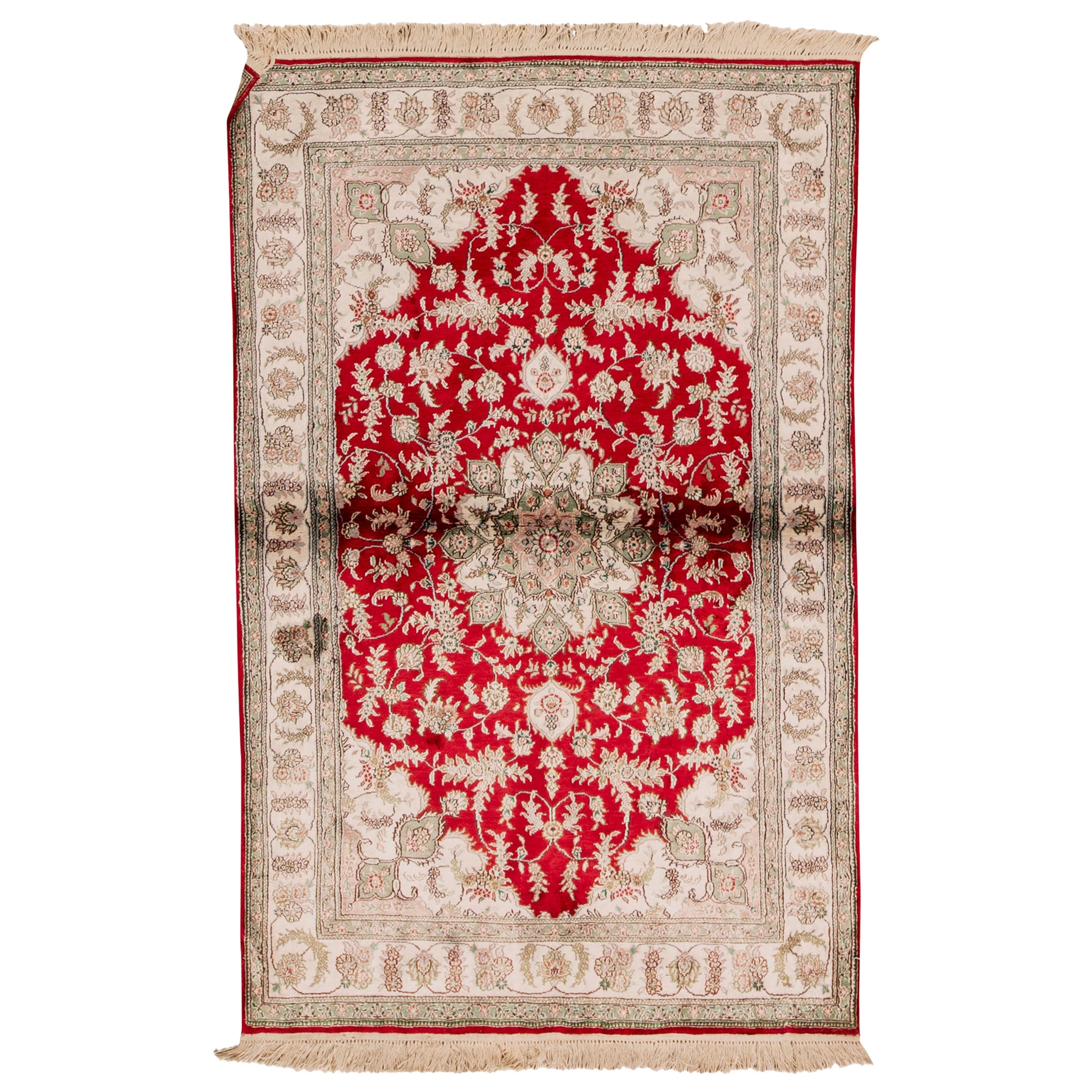 Traditional Handwoven Luxury Silk Red / Ivory Area Rug