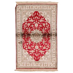 Traditional Handwoven Luxury Silk Red / Ivory Area Rug