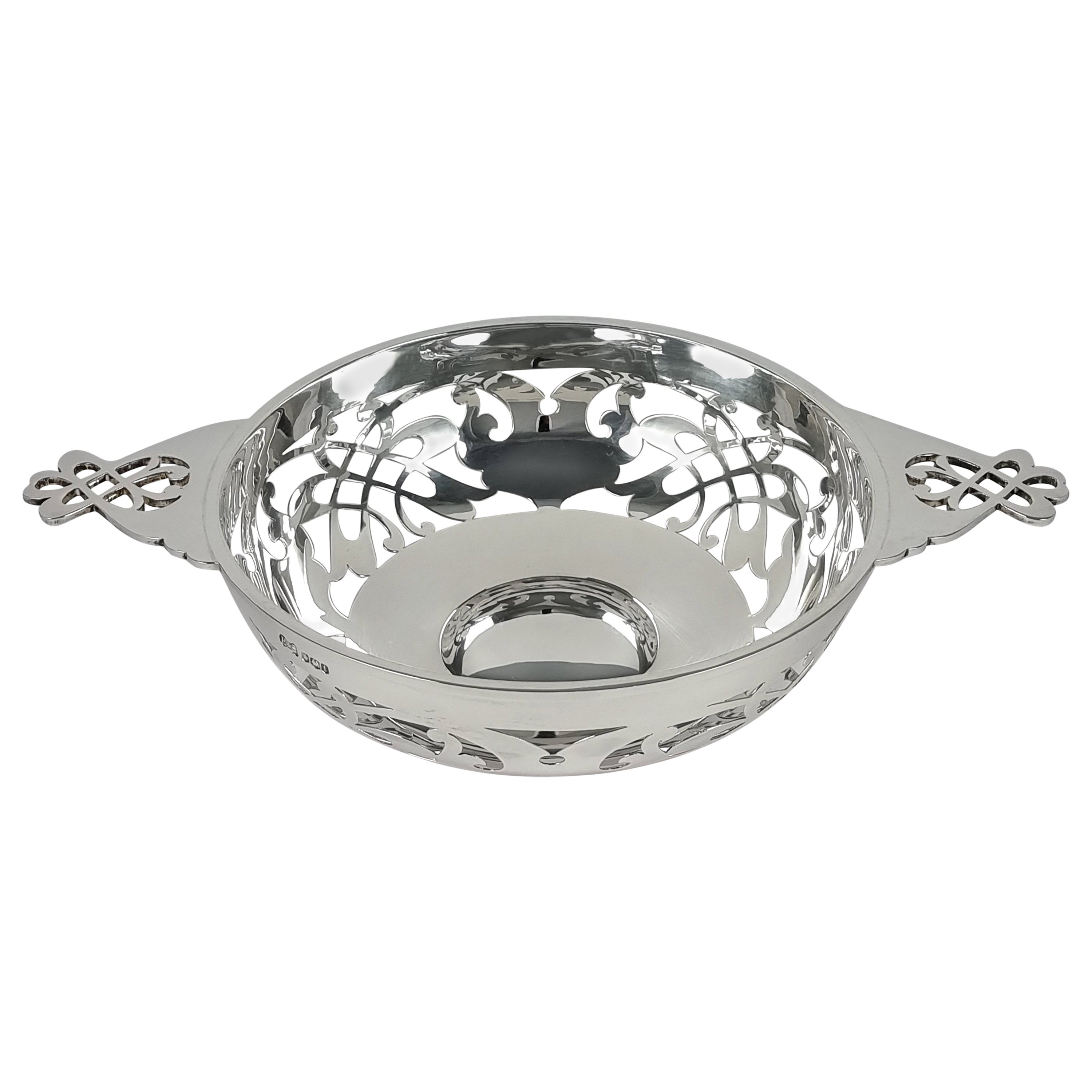 Sterling Silver Pierced Quaich, Edward & Sons, 1926 For Sale