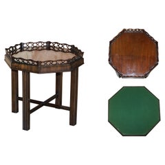 Antico tavolo da gioco Thomas Chippendale intagliato a traforo con piano rimovibile
