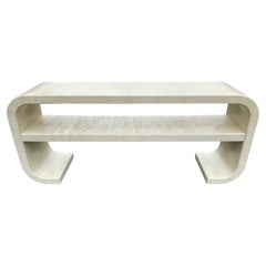 Superbe table console enveloppée de lin dans le style de Karl Springer