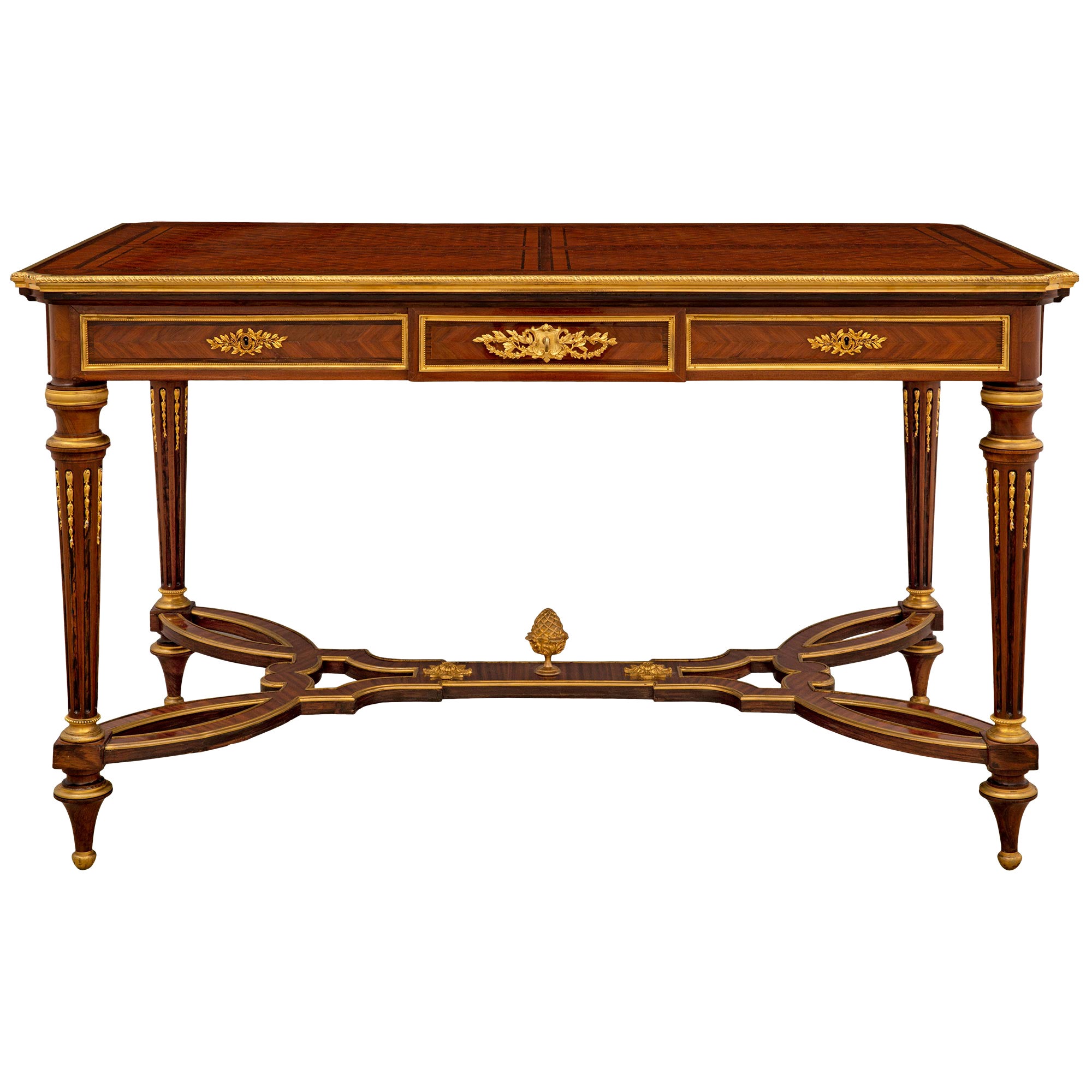 Table centrale française de style Louis XVI du 19ème siècle en bois de tulipier et bronze doré