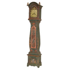 Les courbes gracieuses de cette grande horloge de grand-père sont ce qui définit le célèbre Mo