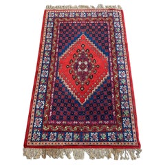 Le joli tapis tunisien vintage de Bobyrug