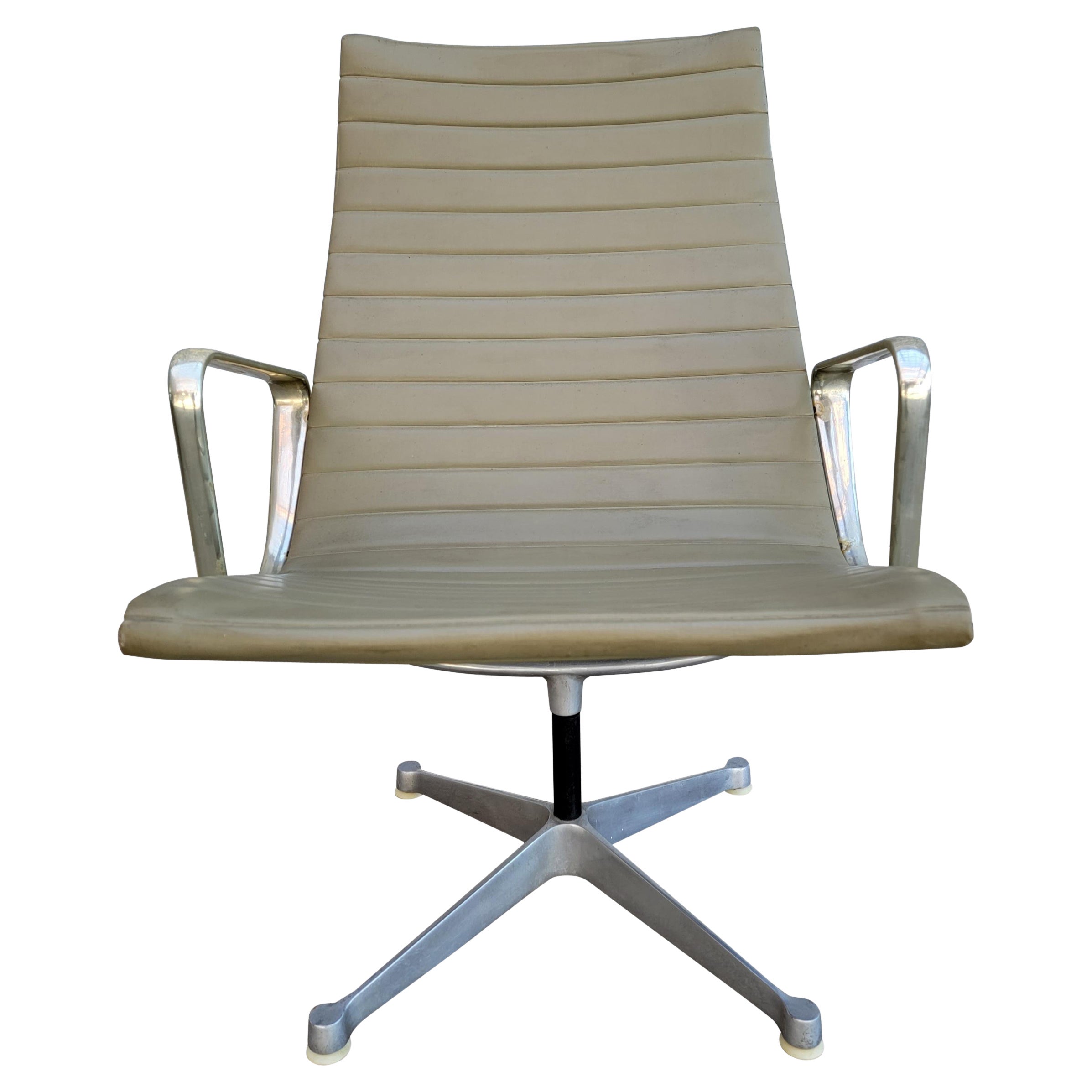 Early Eames Aluminum Group Swivel Chair