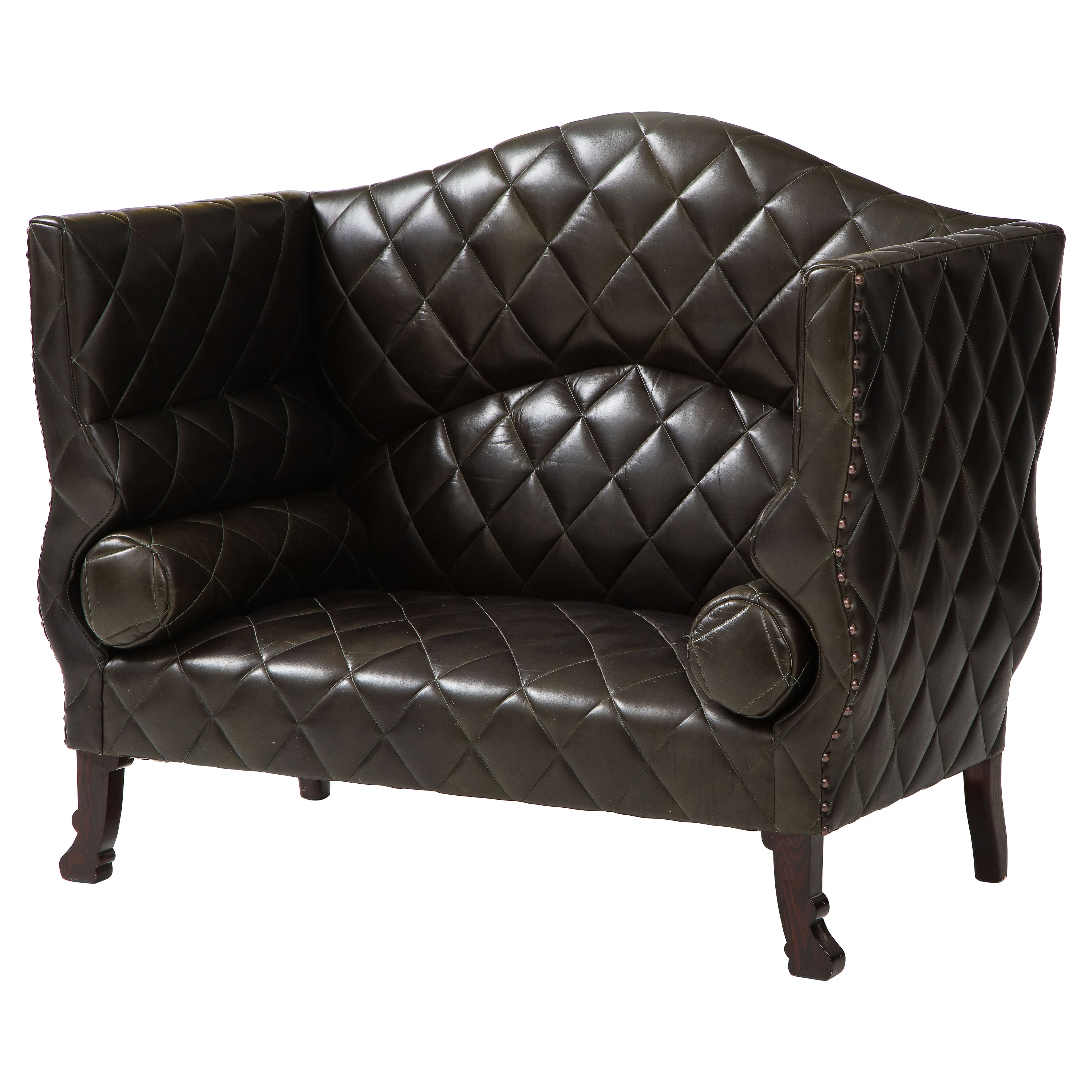 Maßgefertigtes schwarzes getuftetes Leder-Sofa von George Smith, 2000er Jahre im Angebot
