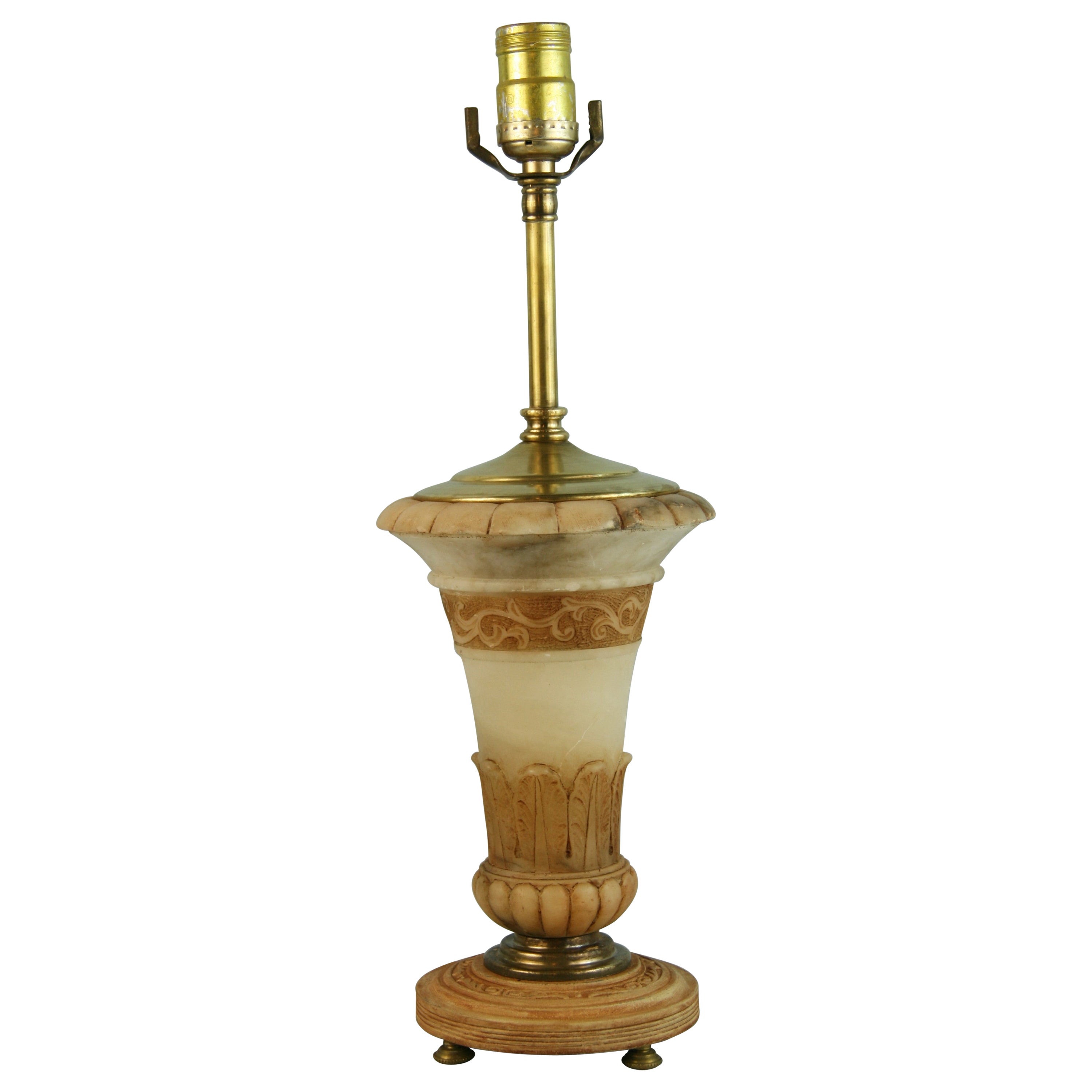 Lampe italienne en forme d'urne sculptée à la main en albâtre, années 1940 en vente