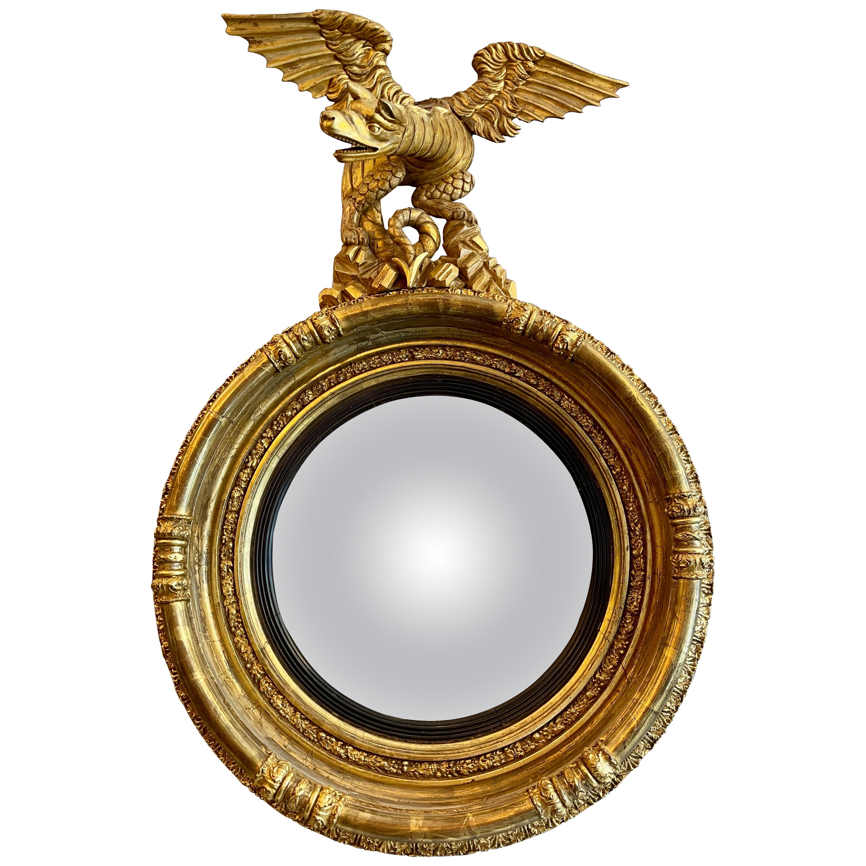 Antique miroir convexe doré de style Régence anglaise en vente