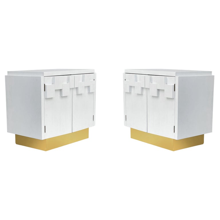 Matching Pair of Mid-Century Modern Night Stands in White with Brass Base For Sale