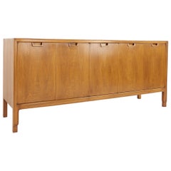 John Stuart pour Mount Airy Collection Janus MCM Long Sideboard Credenza en noyer