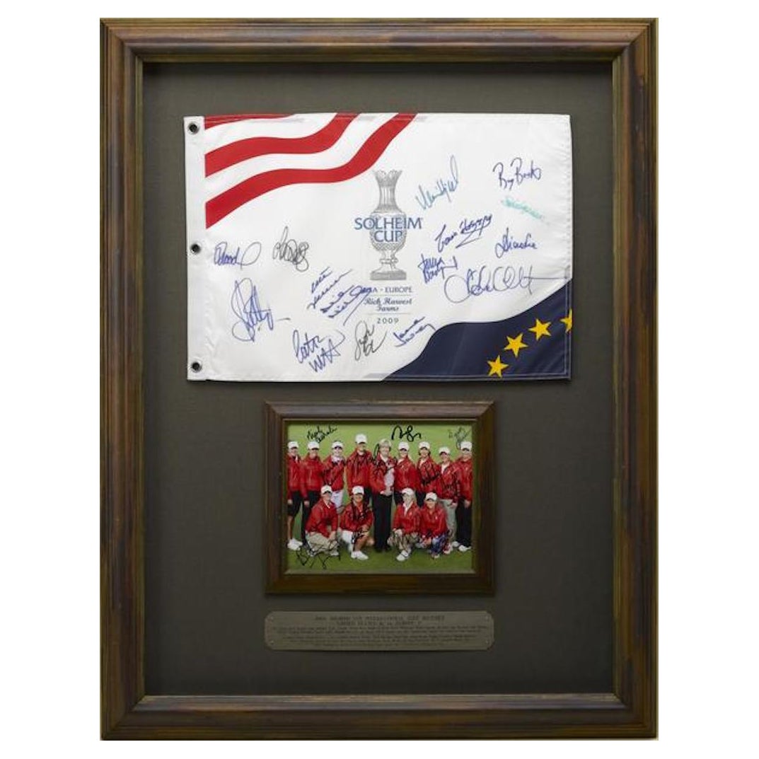 Solheim Cup-Matches U.S. & European Team Signiert Foto & Flagge, ca. 2009 im Angebot