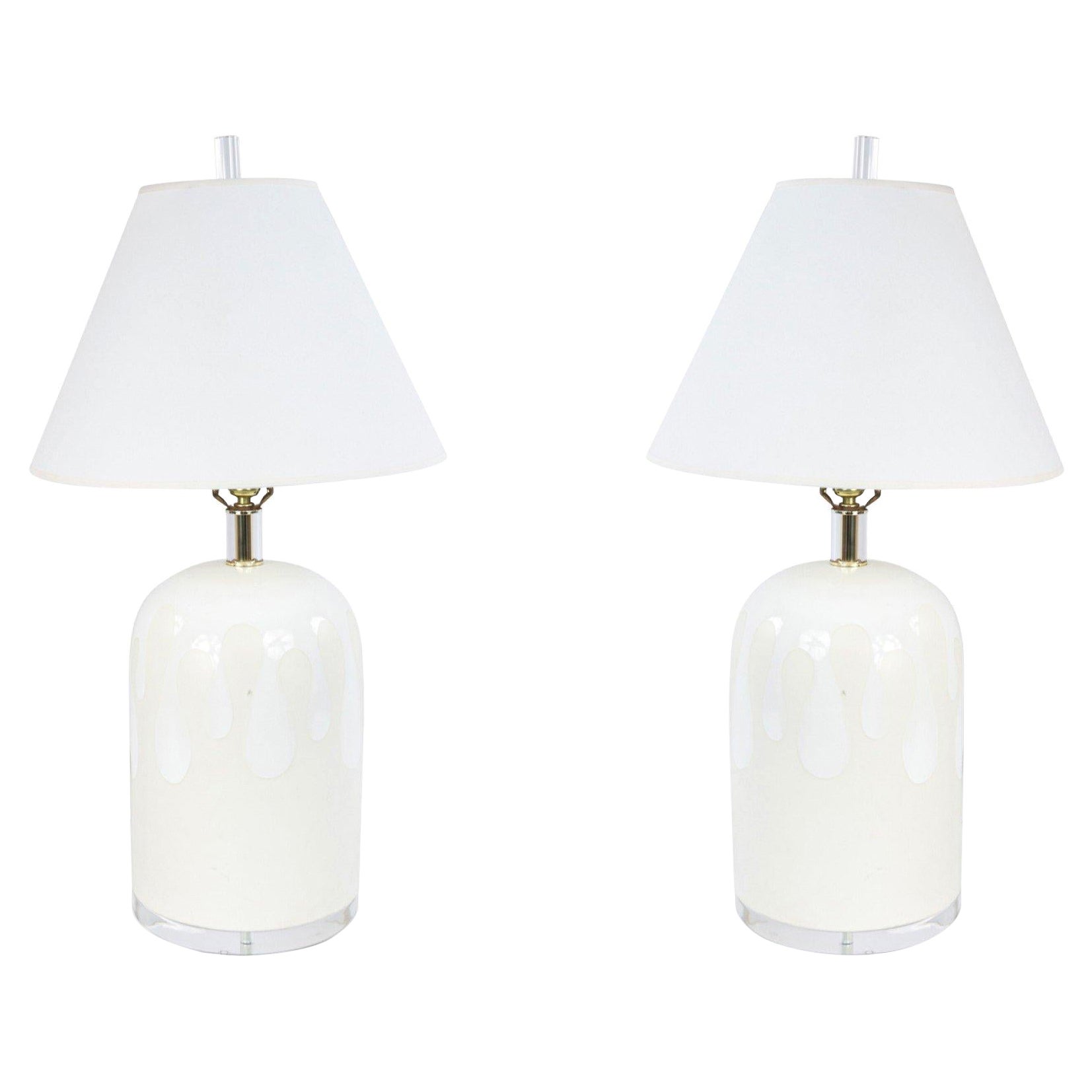 Pair of Mid-Century White Ceramic Table Lamps with Drip Design For Sale
