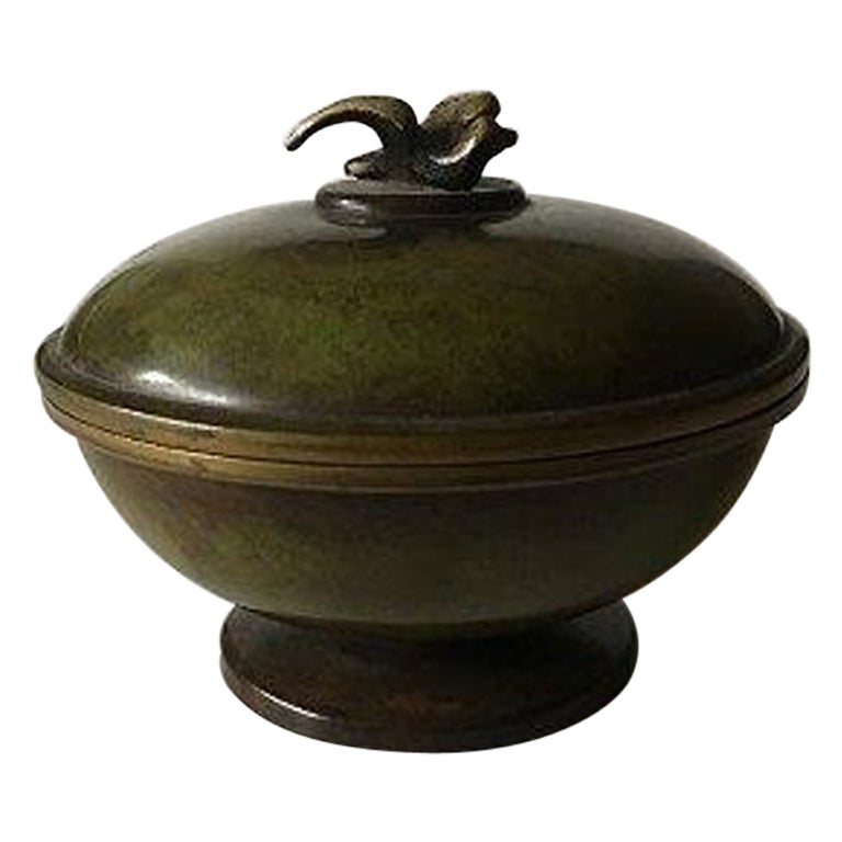 Lidded Bronze Bowl Ornamented with a Bird