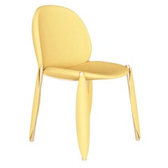 Contemporary Minimal Yellow Velvet Dining Chair mit Struktur aus poliertem Messing