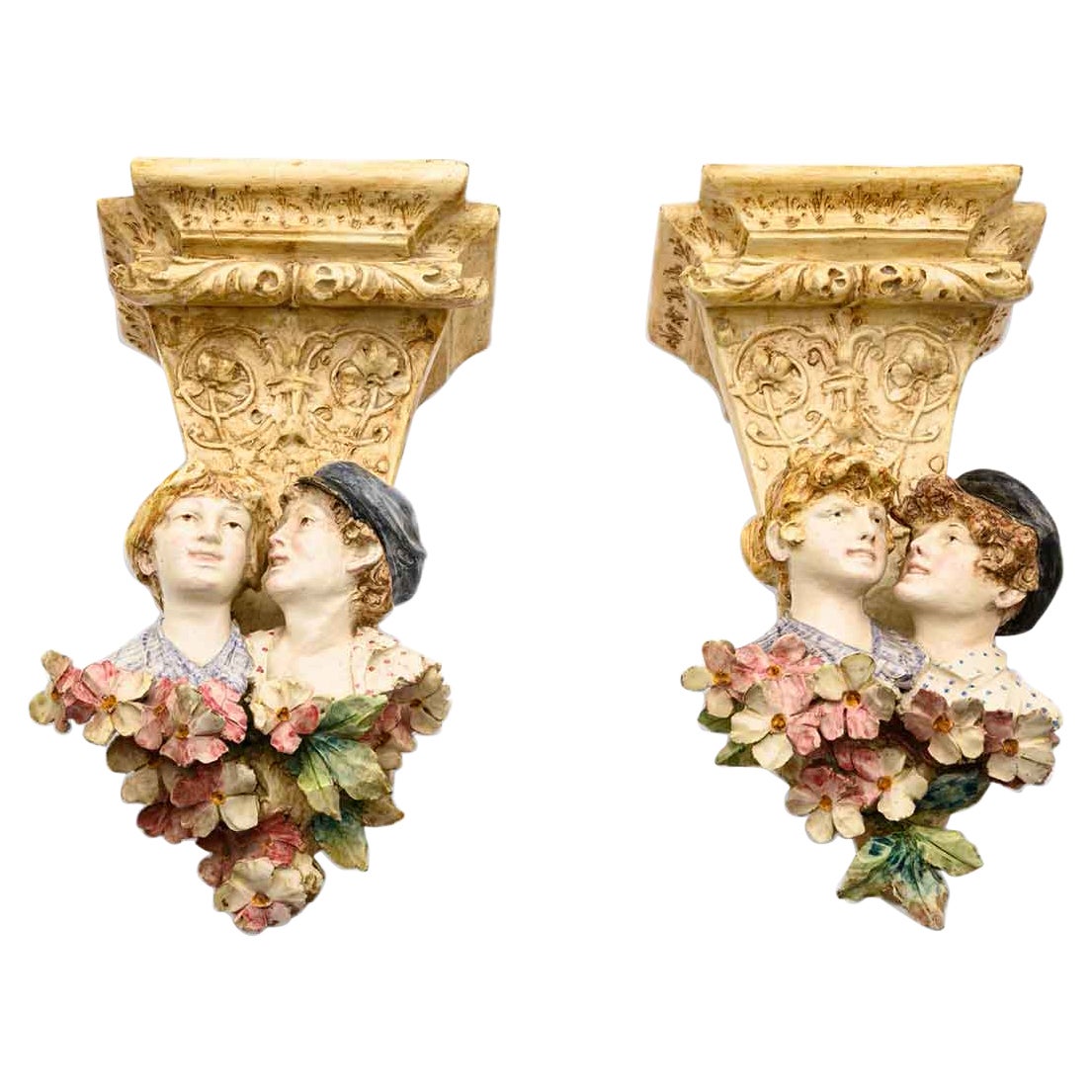 Art Nouveau Italian Pair of Wall Brackets with Children Busts and Flowers 1920 For Sale