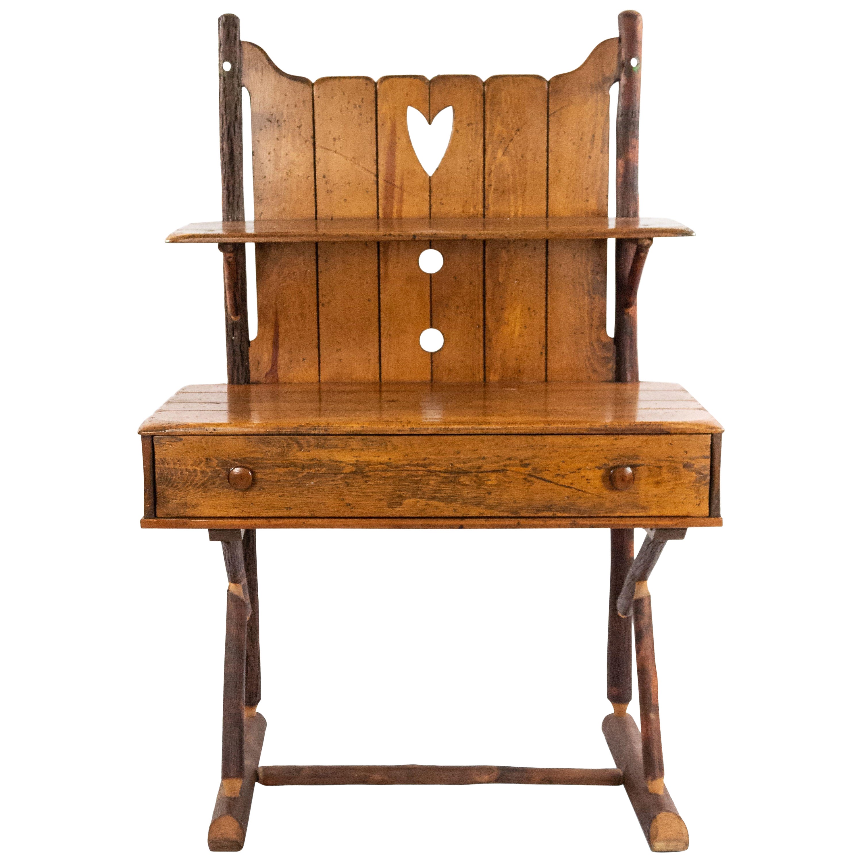Conigliera rustica in legno di noce vecchio