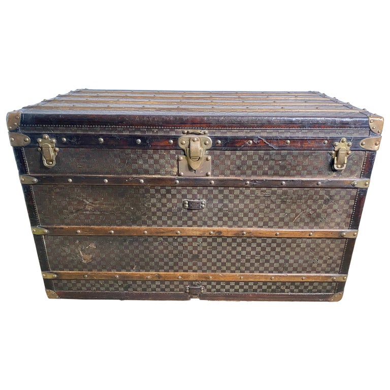 Louis Vuitton Trunk in Checkered Pattern, Damier Louis Vuitton Steamer Trunk  For Sale at 1stDibs