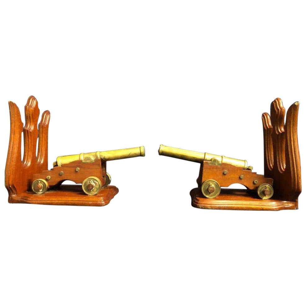 Coppia di cannoni in bronzo con supporto in mogano, XIX secolo in vendita