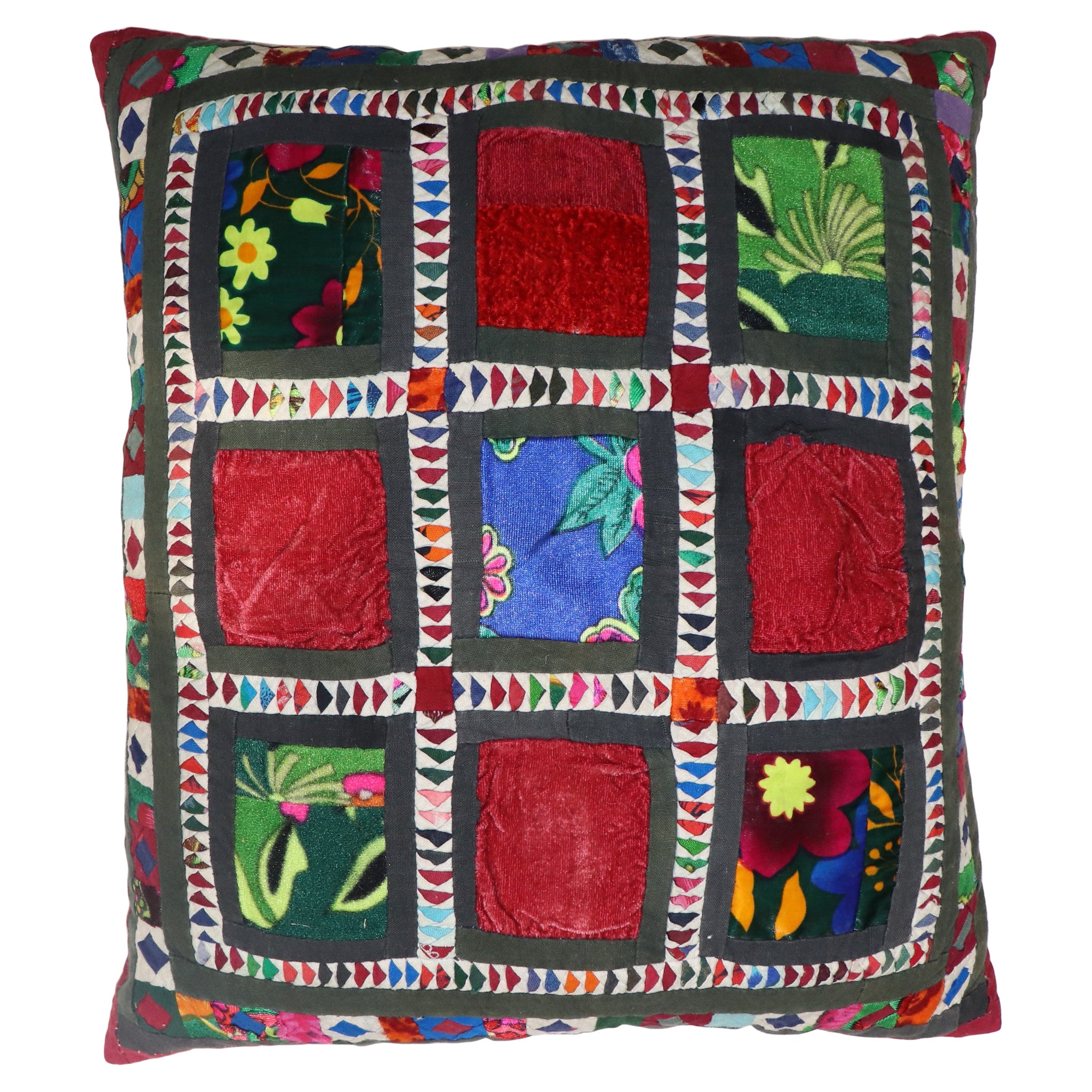 Coussin en textile botanique Suzani