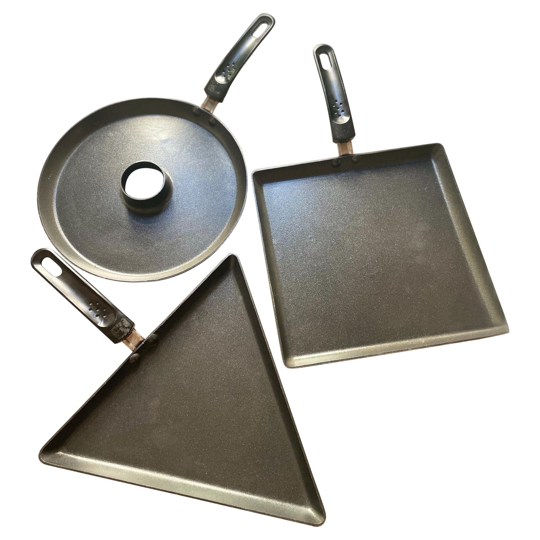 Set of 3 Pans TEFAL Design Patrice Carré, France 2000s, Square, Round, Triangle For Sale