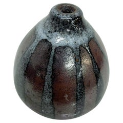 Petit vase japonais en céramique vernissée rayé en forme de pot à herbes signé Japan 1970