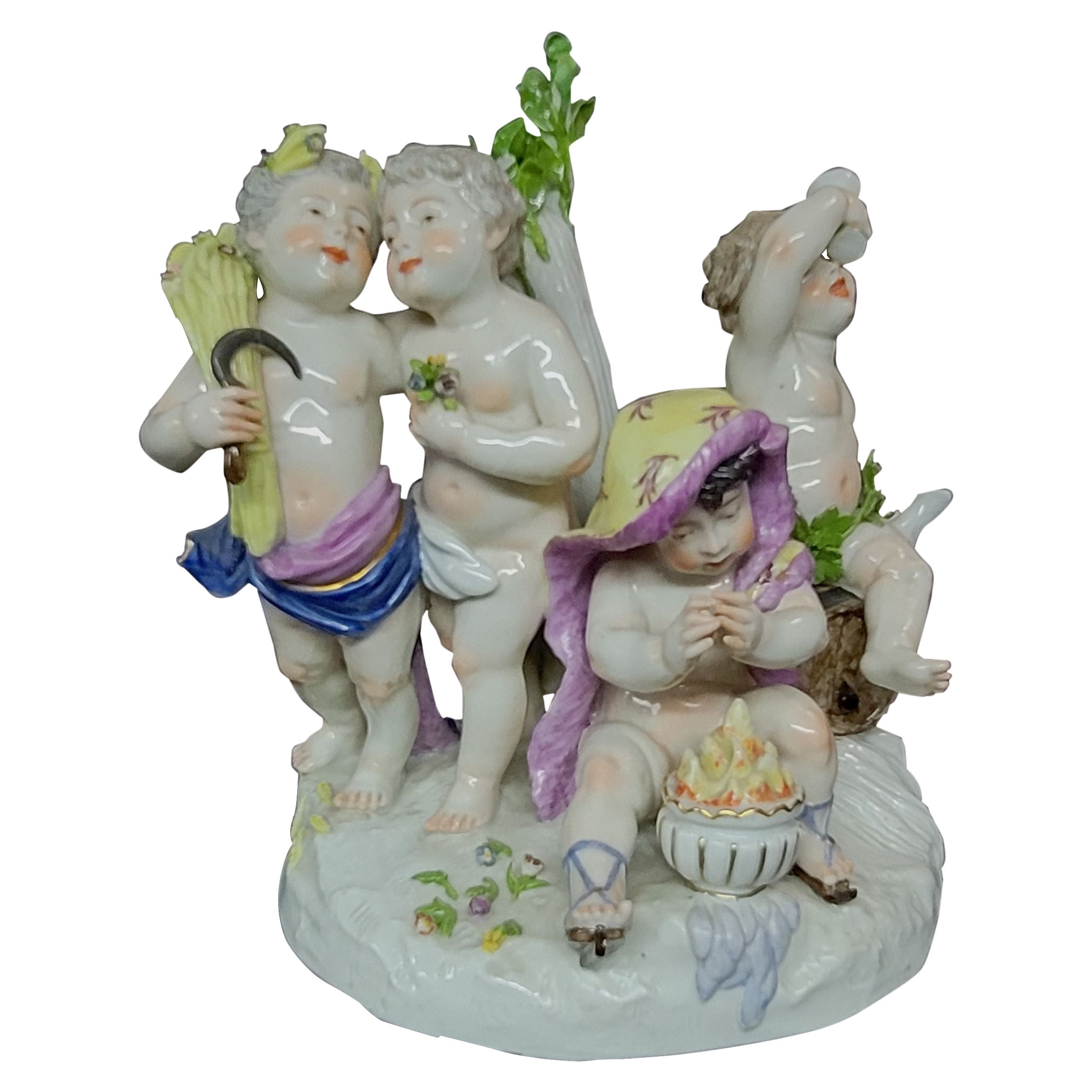 Antike Ludwigsburger Porzellangruppe „Putti“ aus dem 19. Jahrhundert