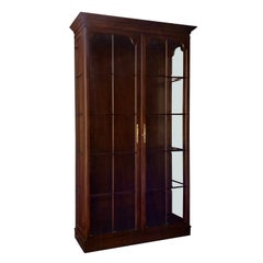 Vintage Thomasville Furniture Collectors Cherry Collection Display Cabinet