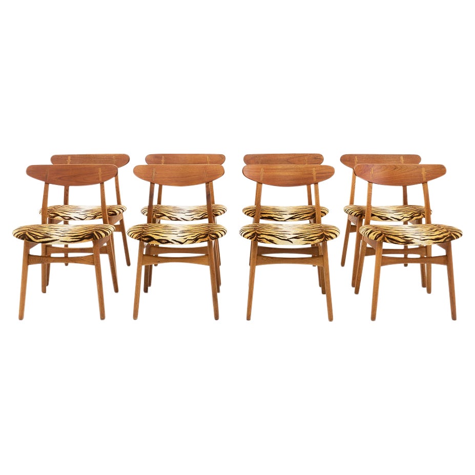 Danish Design Classic Hans Wegner CH30 Chairs in Teak, 1960s, Set of 8 en vente