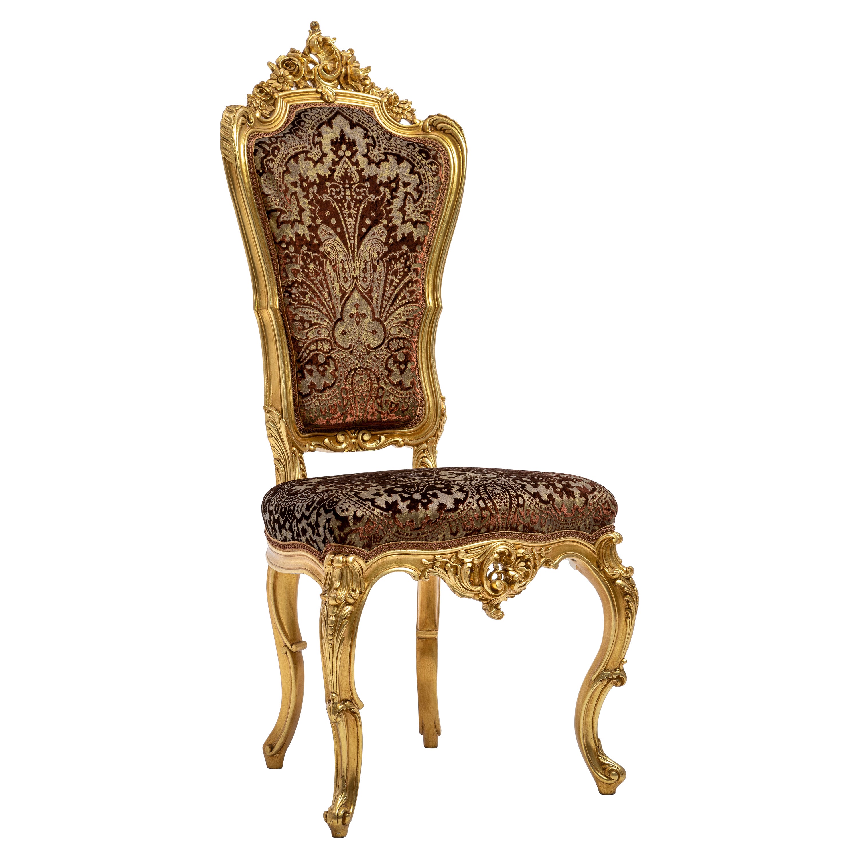 Barocker Stuhl, fein handgeschnitzt, blattvergoldet und mit Devor Samt überzogen im Angebot