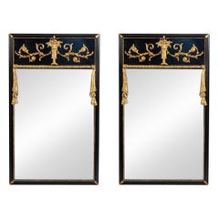 Paire de miroirs muraux verticaux laqués noirs de style néoclassique italien