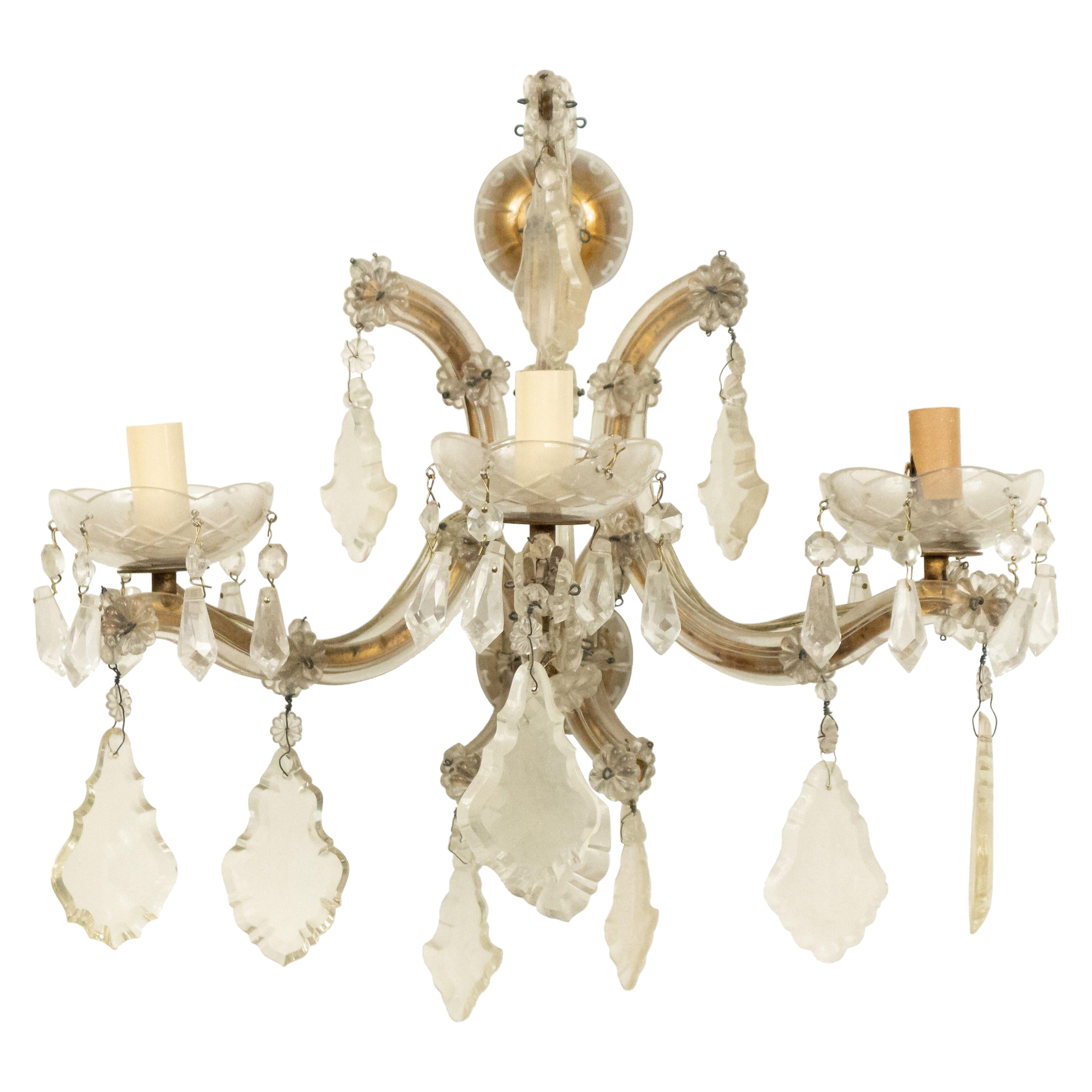 English Victorian Gilt Metal and Crystal Wall Sconce For Sale