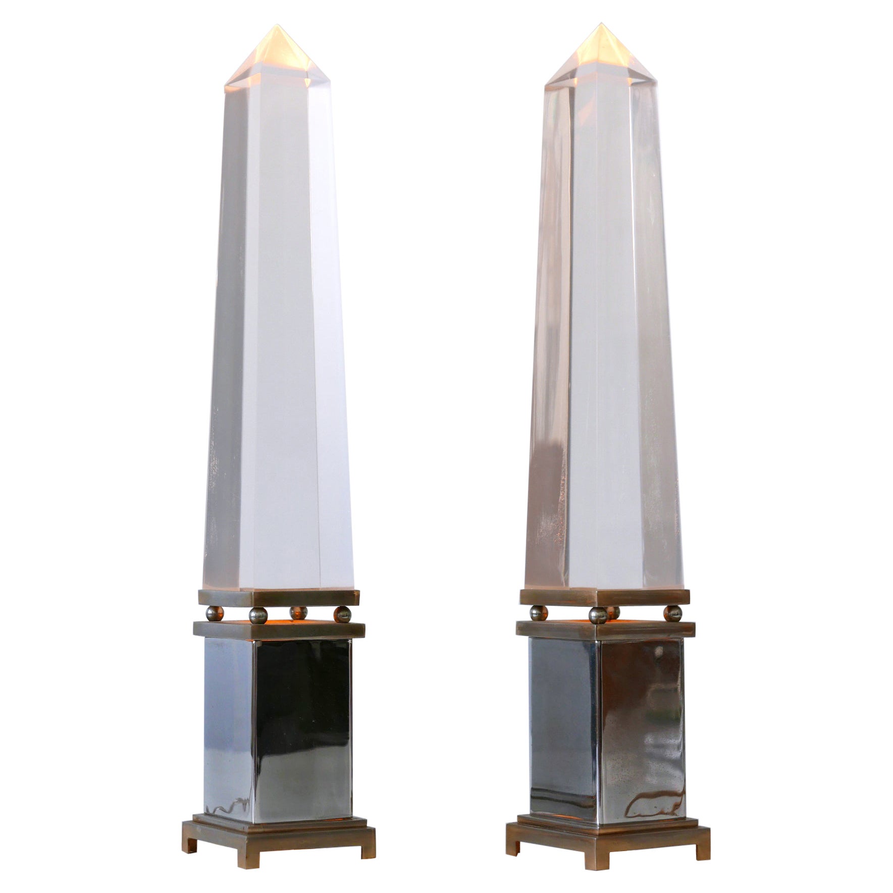 Set of Two Lucite Obelisk Table Lamps by Sandro Petti for Maison Jansen France For Sale