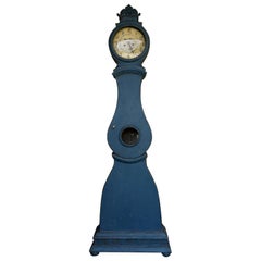 Mora Clock with Floral Crest